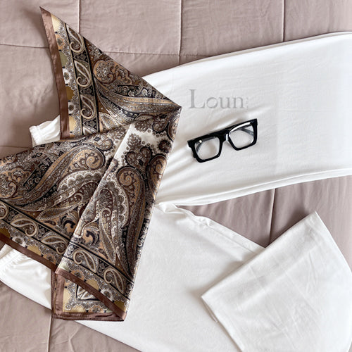 Look Chic et Décontracté avec un Foulard en Top